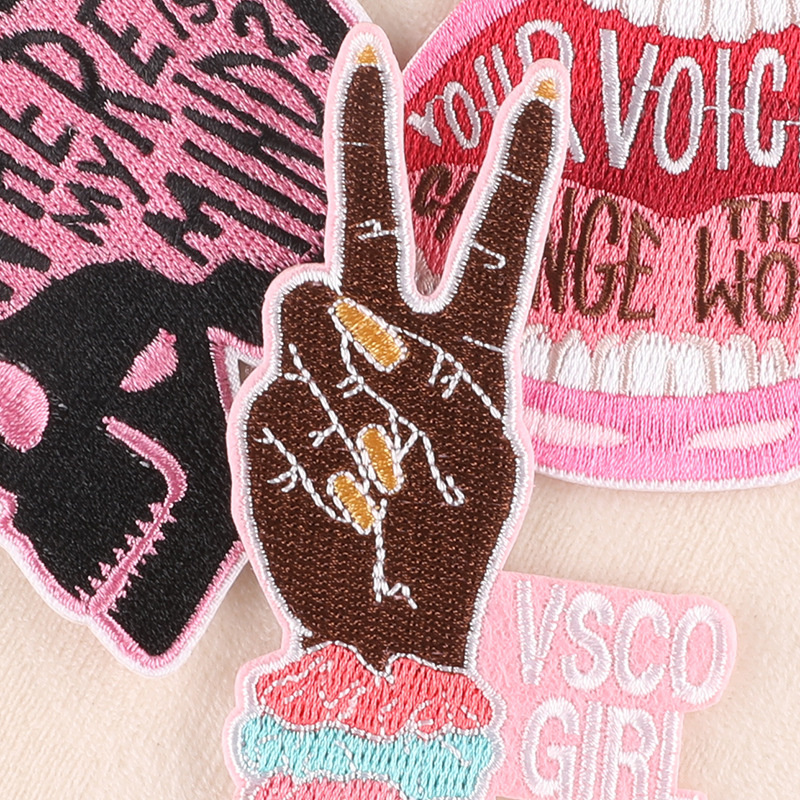 เหล็กบนแพทช์สาวสีชมพู Love เย็ - Phone Cases Eco Friendly บทวิจารณ์และราคา